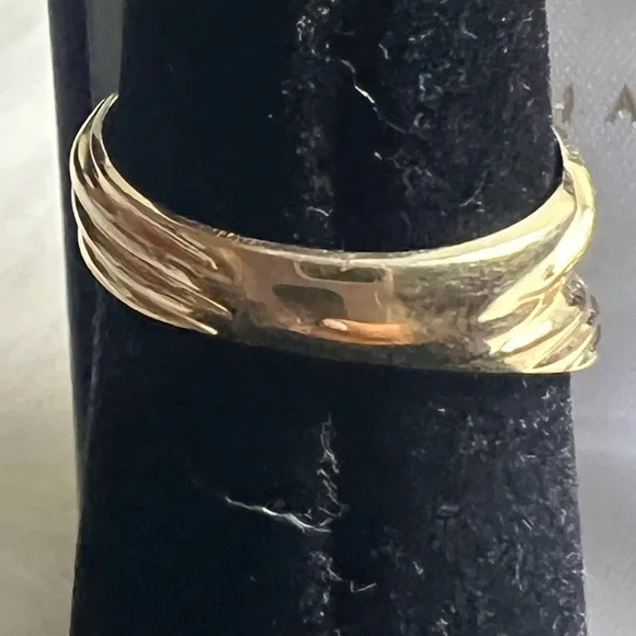 Art Nouveau 14k Yellow Gold, Diamonds
Turquoise Ring💛🩵💎 - Picture 16 of 17